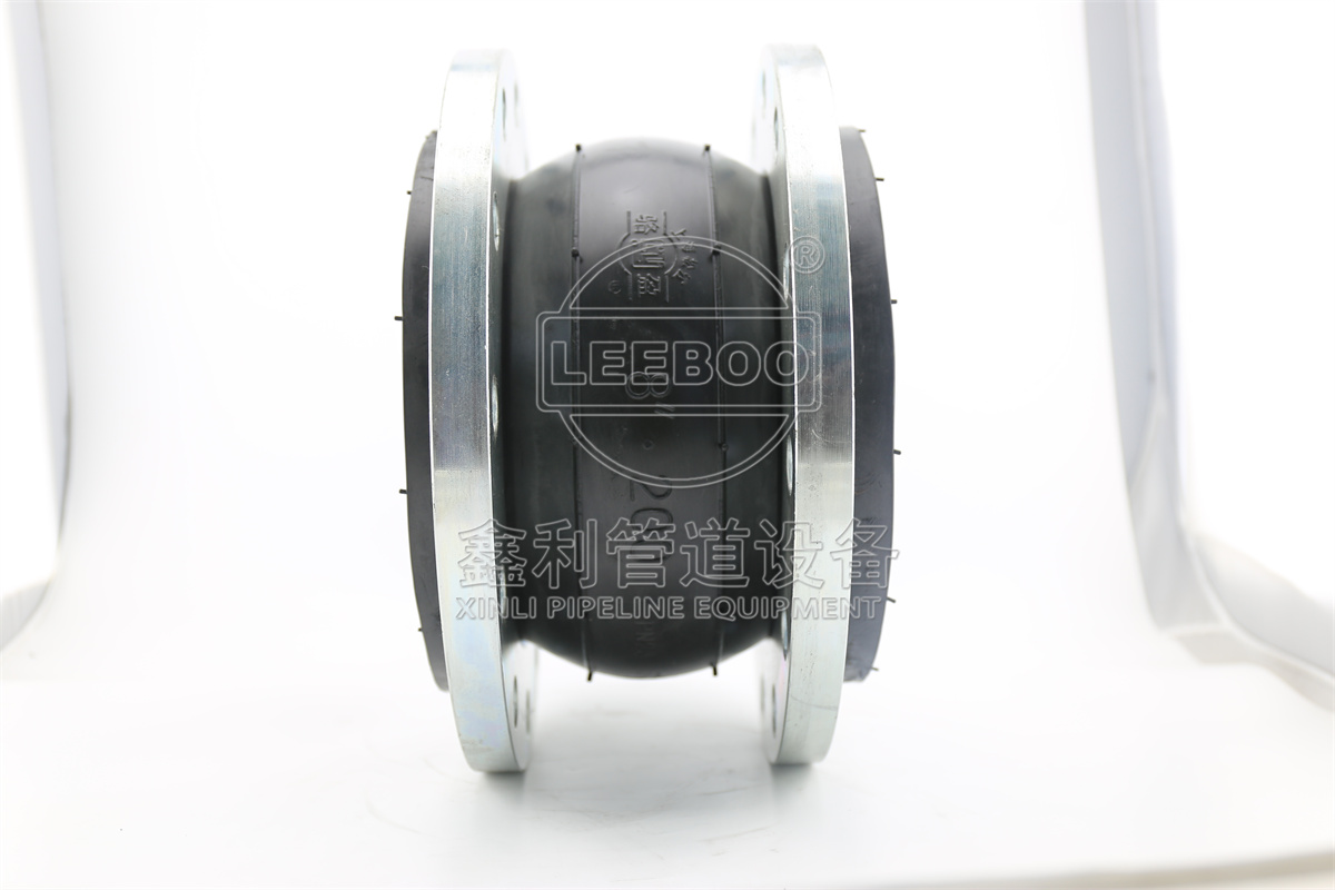  在高壓環(huán)境中使用橡膠接頭時，需要特別注意哪些方面