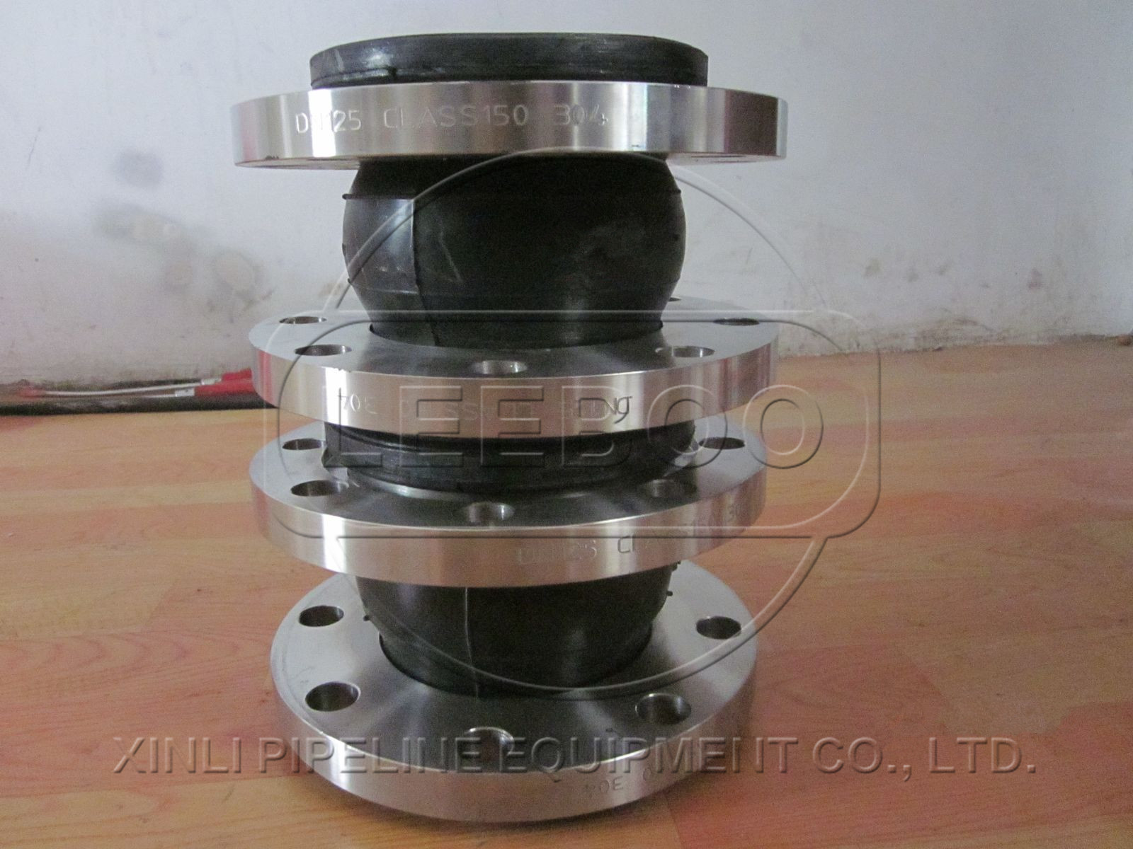 甘肅甘南州碌曲縣絲扣<a href=http://www.xinligd.com target=_blank class=infotextkey>橡膠接頭</a>發(fā)貨現(xiàn)場(chǎng)